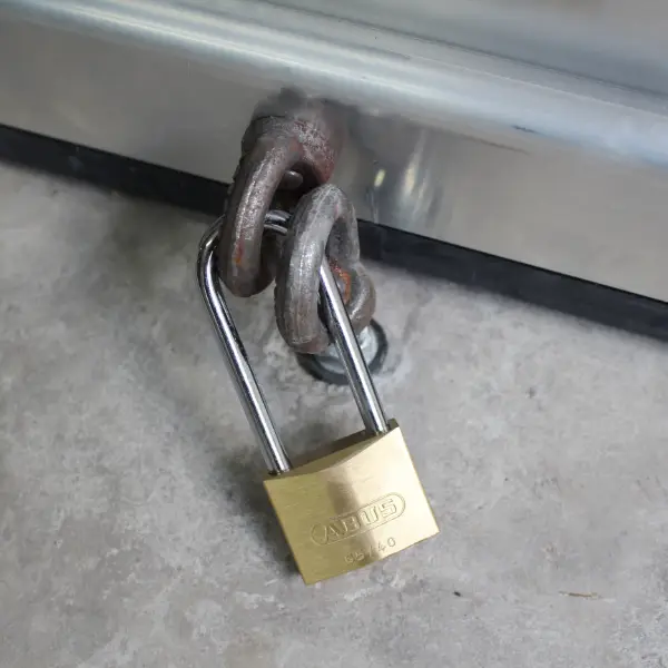 cadenas-garage